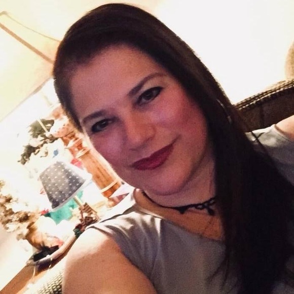 Meet your Posher, Blanca - Picture 3 of 4